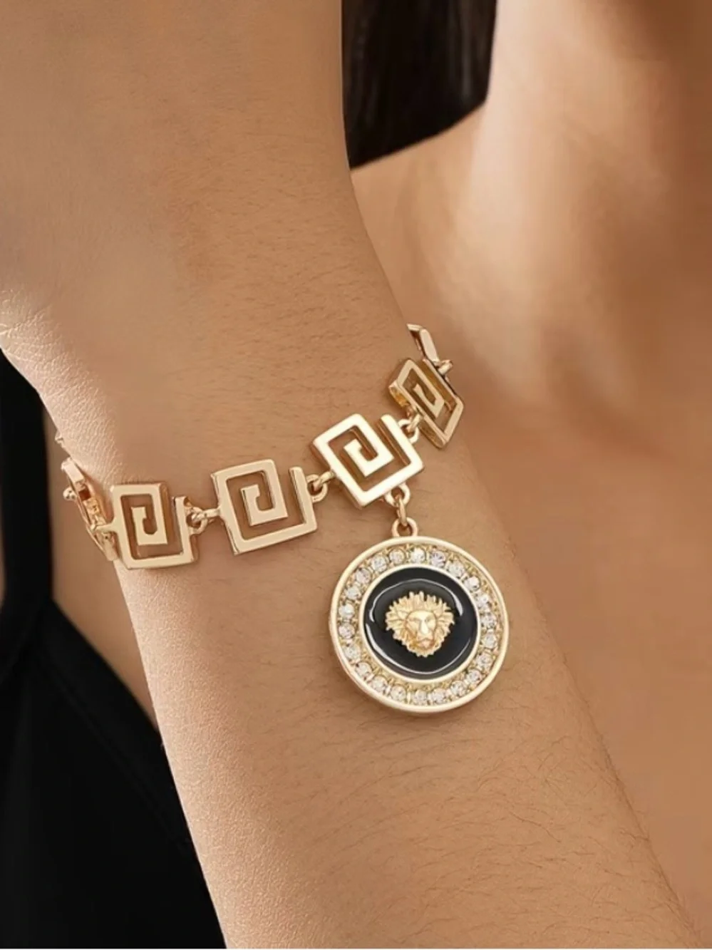 Gold Medallion Lion Charm Bracelet Women’s Luxury Fashion Jewelry NWT